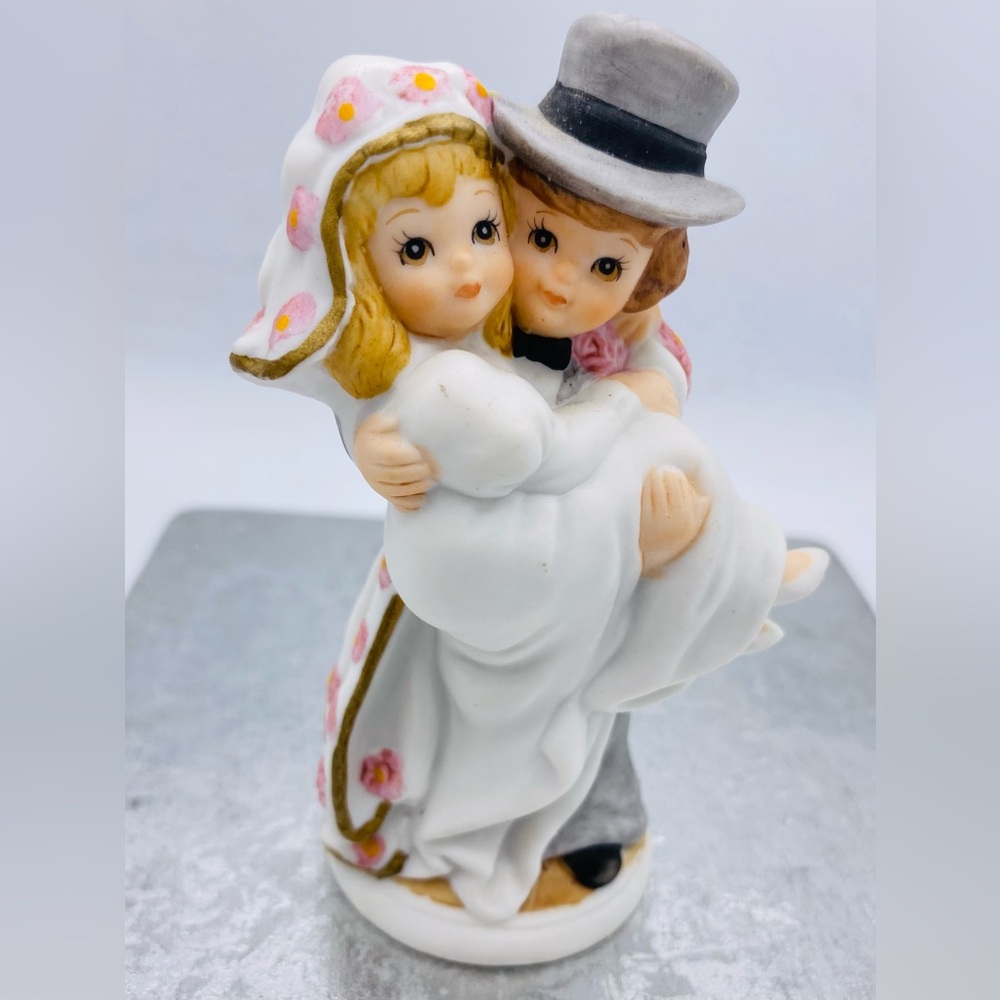 Vintage Lefton China Bride and Groom Figurine “ Christopher Collection “ Topper - Picture 1 of 8